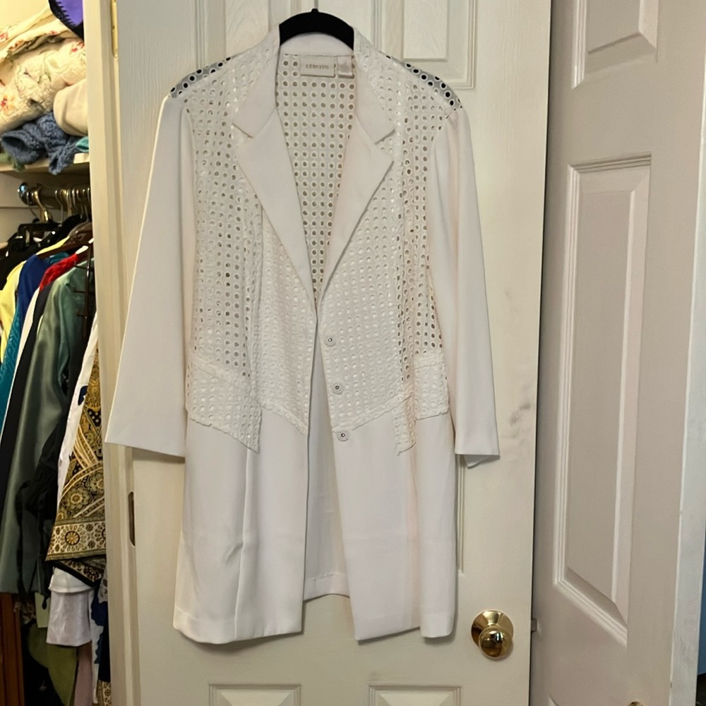 Chico’s off white jacket. Perfect for summer!